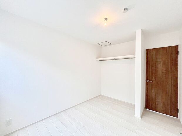 子供部屋にもおすすめな収納スペースたっぷりの居室