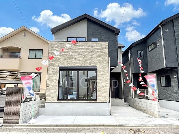 洗練された外観、上質な住空間が広がる室内は永く安心して過ごせる住居です。