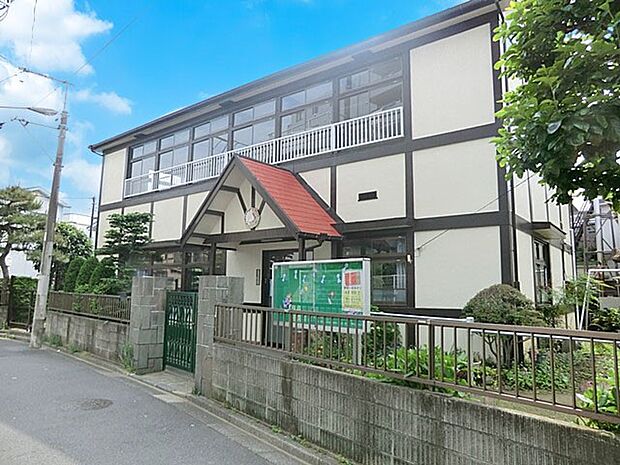 幼稚園・保育園 700m 白百合幼稚園