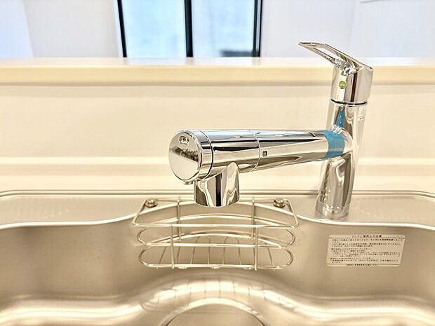 いつでも清潔なおいしいお水を。一つの水栓で水道水と浄水を使い分け。