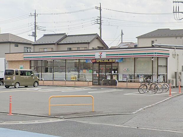 コンビニ 200m セブン-イレブン草加弁天1丁目店