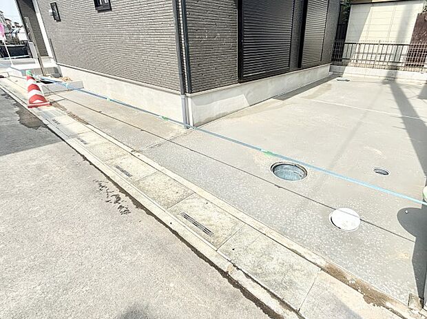 駐車2台可能!急なお客様の駐車に。また、ご家族の自転車スペースとしても大活躍。
