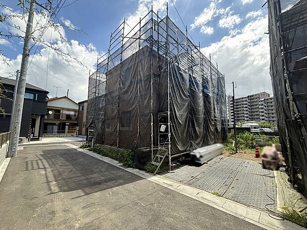 駐車2台可能!急なお客様の駐車に。また、ご家族の自転車スペースとしても大活躍。