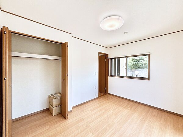 子供部屋にもおすすめな収納スペースたっぷりの居室