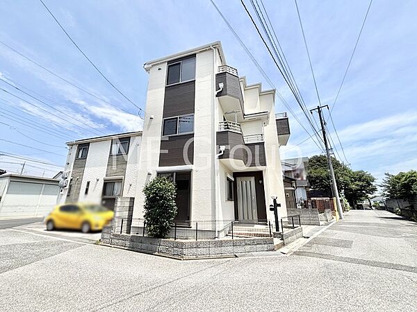 陽光と開放感に恵まれた角地。ここから始まる新生活を応援いたします！