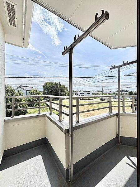 南向きのバルコニーが3か所！洗濯物はもちろん、お布団もたっぷり干せます！