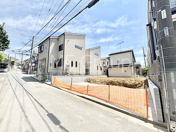 前面道路はきちんと整備されています