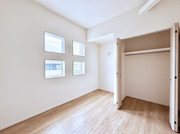 爽やかな日差しがお部屋全体を優しく包み込んでくれます