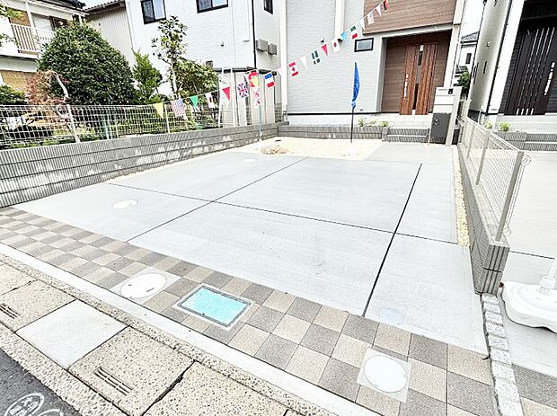 駐車2台可能！急なお客様の駐車に。また、ご家族の自転車スペースとしても大活躍。
