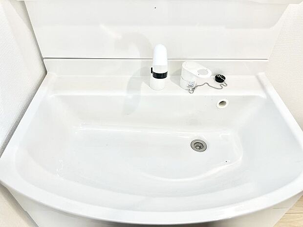 ハンドシャワー付き!使いやすい洗面台。