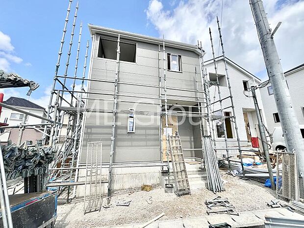 洗練された外観、上質な住空間が広がる室内は永く安心して過ごせる住居です。