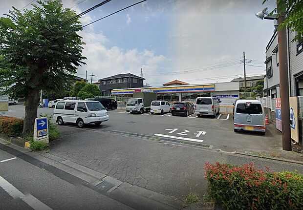 コンビニ 93m ミニストップ さいたま宮本店