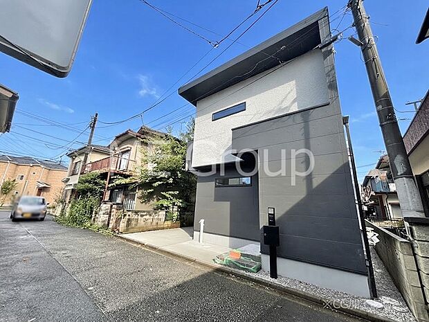 洗練された外観、上質な住空間が広がる室内は永く安心して過ごせる住居です。 