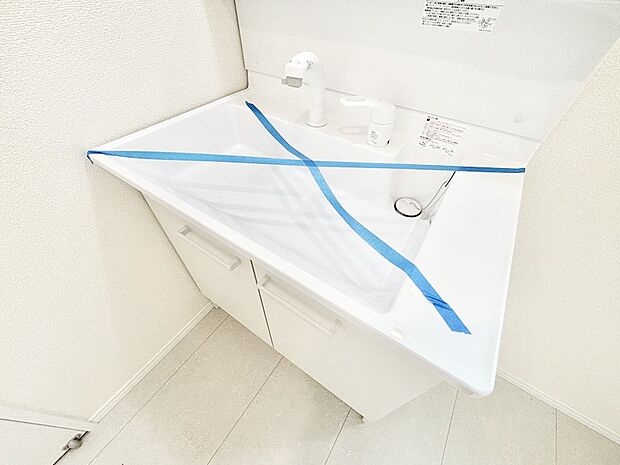 ハンドシャワー付き!使いやすい洗面台。