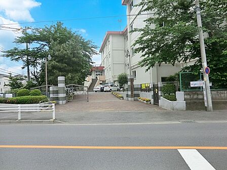 小学校 650m さいたま市立文蔵小学校