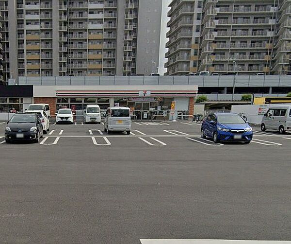 コンビニ 500m セブン-イレブン 朝霞朝志ヶ丘1丁目店