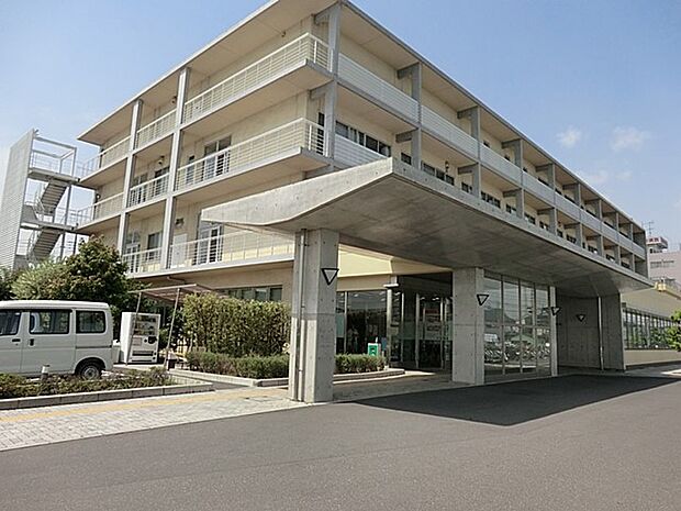 病院 2000m 三郷中央総合病院