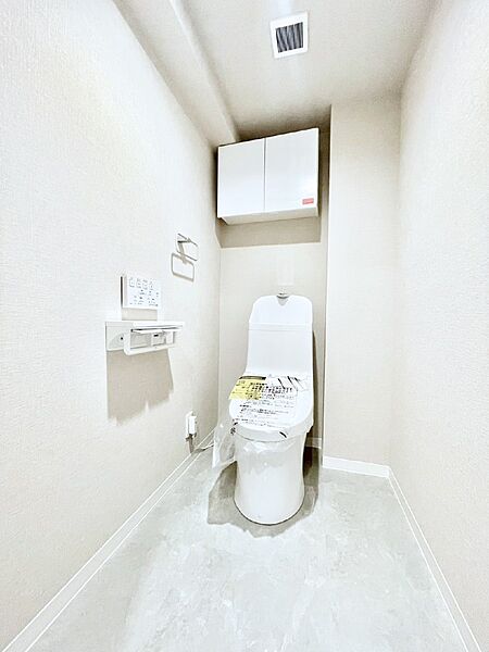 毎日を快適に！清潔感あるウォシュレットトイレ。