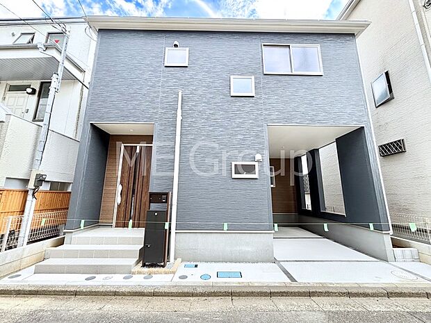 たっぷりの陽光と開放感に包まれる明るい住まい