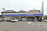 周辺：コンビニ 1800m ローソン 久喜葛梅二丁目店