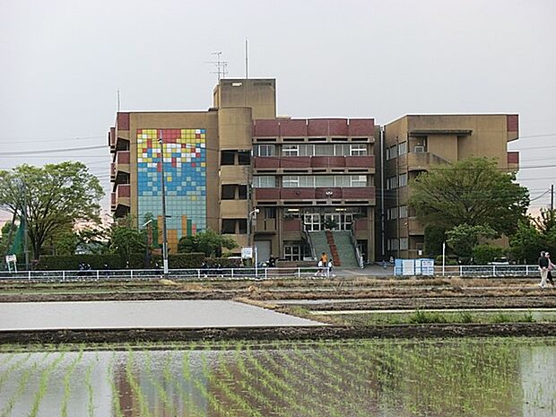 中学校 600m 越谷市立千間台中学校