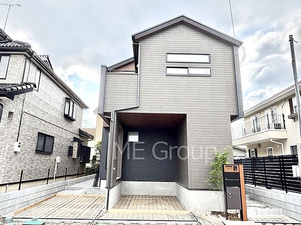 洗練された外観、上質な住空間が広がる室内は永く安心して過ごせる住居です。
