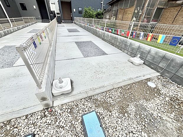 駐車2台可能!急なお客様の駐車に。また、ご家族の自転車スペースとしても大活躍。
