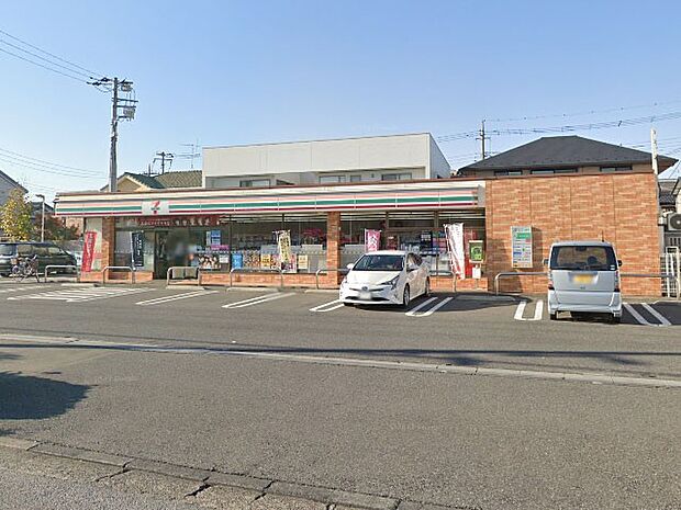 コンビニ 700m セブン-イレブン越谷東大沢2丁目店