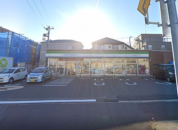 コンビニ 700m ファミリーマート 松戸幸谷店