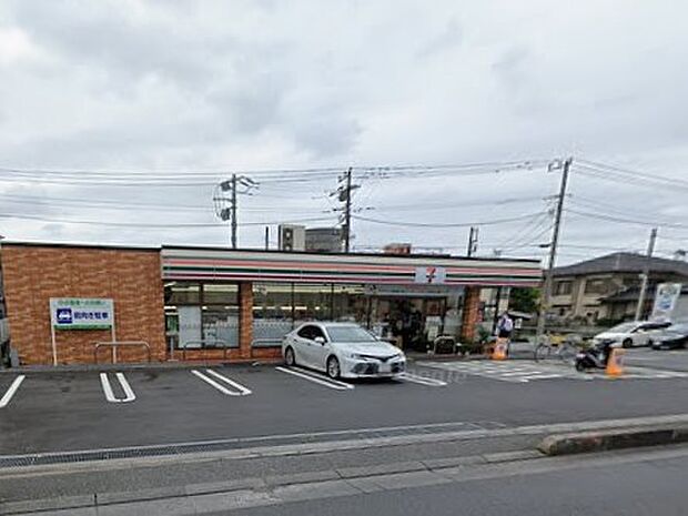 コンビニ 350m セブン-イレブン 川口東本郷店
