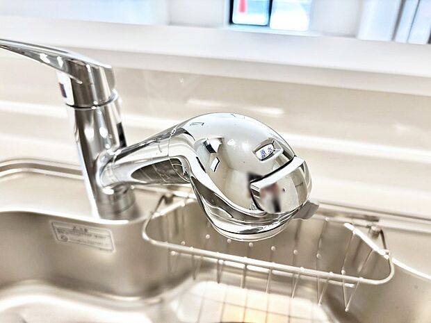 いつでも清潔なおいしいお水を。一つの水栓で水道水と浄水を使い分け。