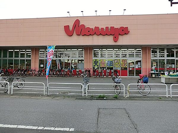 スーパー 200m マルヤ豊春店