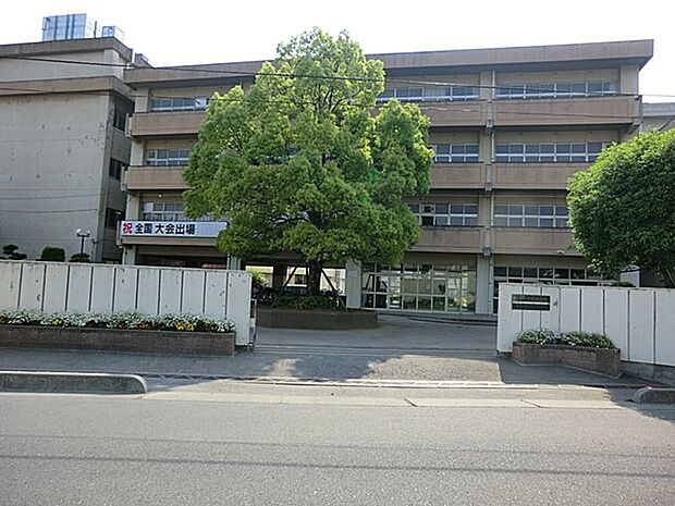 中学校 790m 上尾市立東中学校