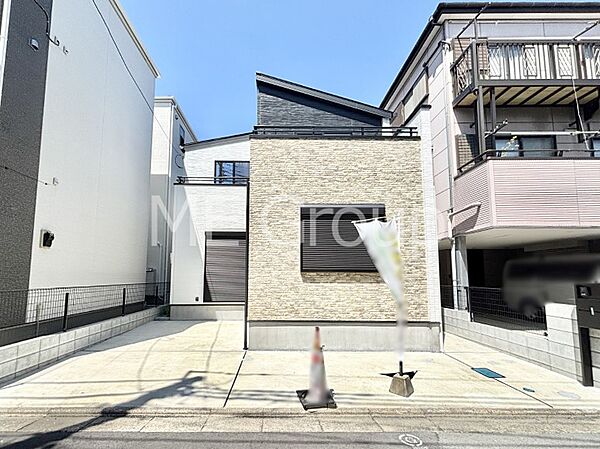 たっぷりの陽光と開放感に包まれる明るい住まい