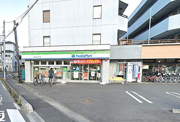 コンビニ 53m ファミリーマート 草加弁天五丁目店