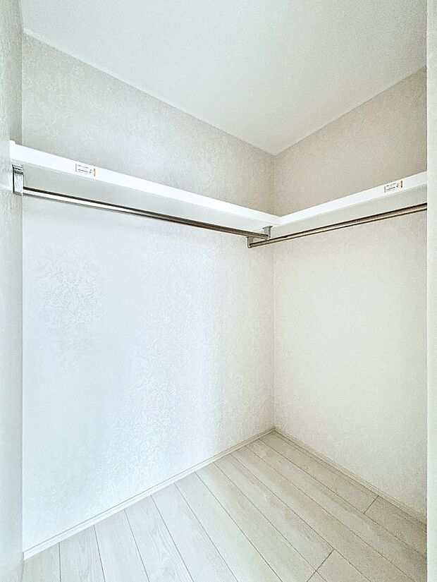毎日の服選びが楽しくなるウォークインクローゼット 