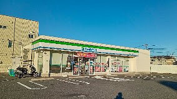 コンビニ 300m ファミリーマート 関越練馬インター店
