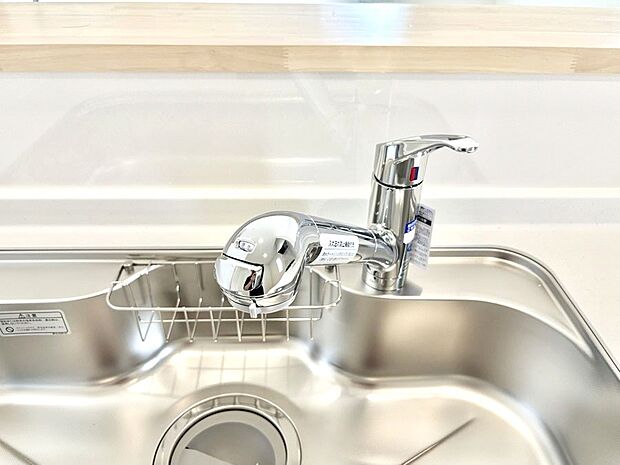 いつでも清潔なおいしいお水を。一つの水栓で水道水と浄水を使い分け。