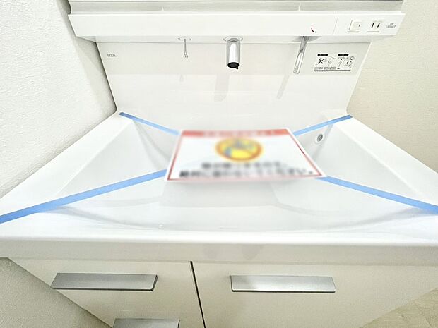 ハンドシャワー付き！使いやすい洗面台。