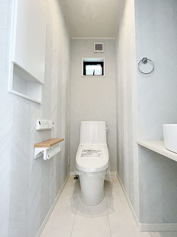 トイレは安心の2箇所!朝のバタバタも一安心です。