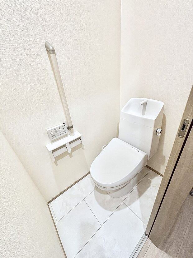ウォシュレット付きトイレが1階と2階それぞれに配置されていてとても便利です。