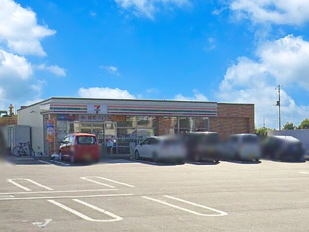 コンビニ 750m セブン-イレブン 八潮団地通り店
