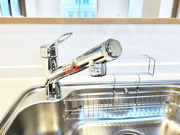 いつでも清潔なおいしいお水を。一つの水栓で水道水と浄水を使い分け。