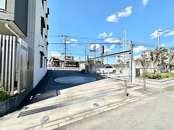 駐車場（空き状況は都度ご確認ください）