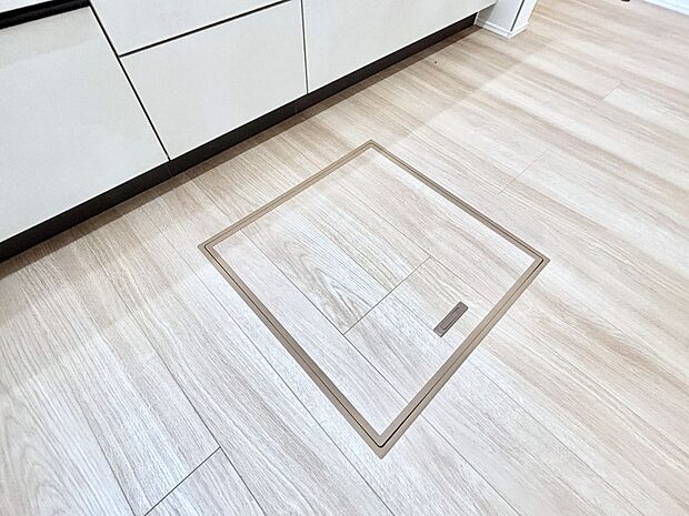 床下収納付き！日用品・非常用品の収納にも大活躍。