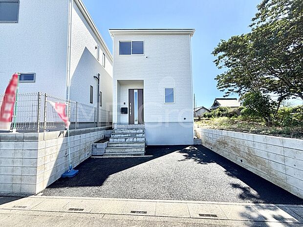 たっぷりの陽光と開放感に包まれる明るい住まい