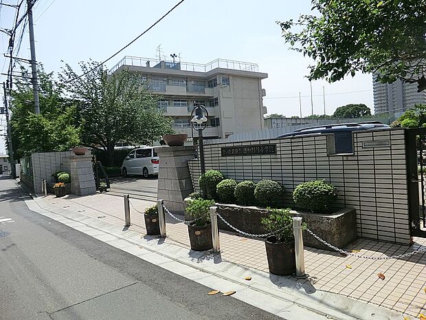 小学校 1352m さいたま市立浦和別所小学校