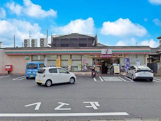 コンビニ 600m セブン-イレブン さいたま大谷口店