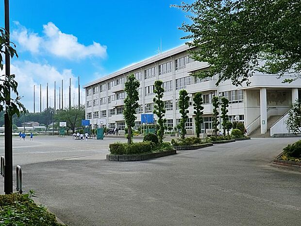 中学校 300m 川越市立高階西中学校
