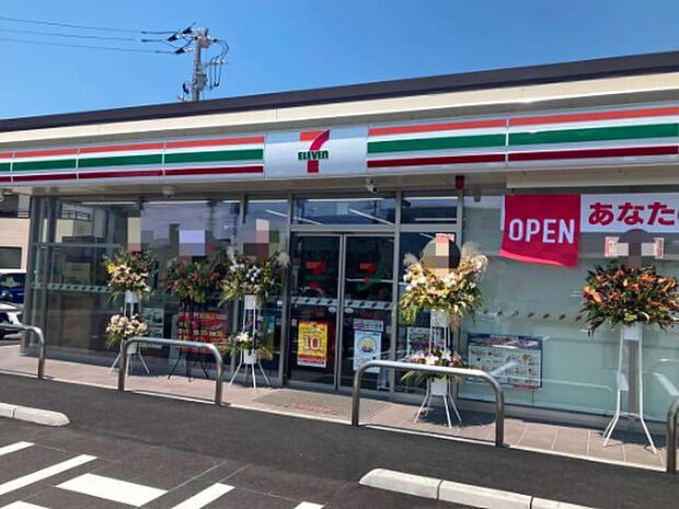 コンビニ 100m セブン-イレブン 上尾井戸木3丁目店